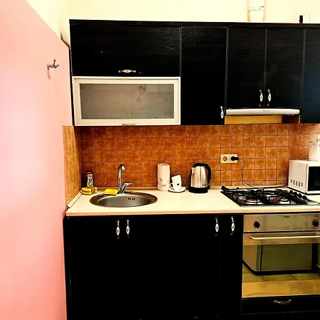 Maison Deluxe - Deribas Iii Apartment *